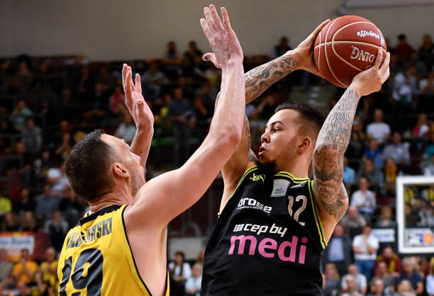 训方面仍有 训方面仍有