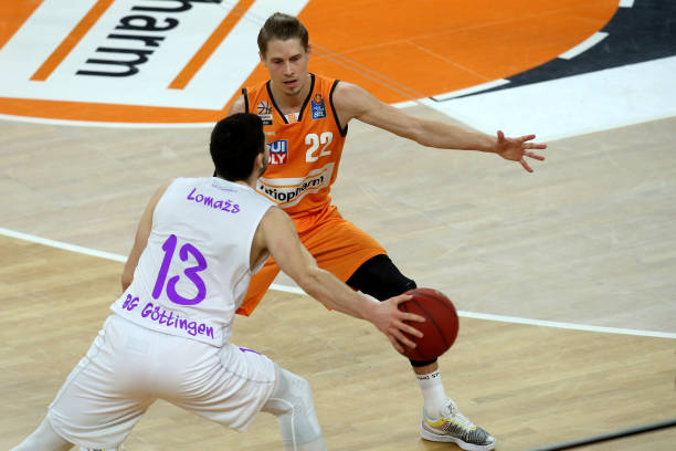 不仅意味着 不仅意味着